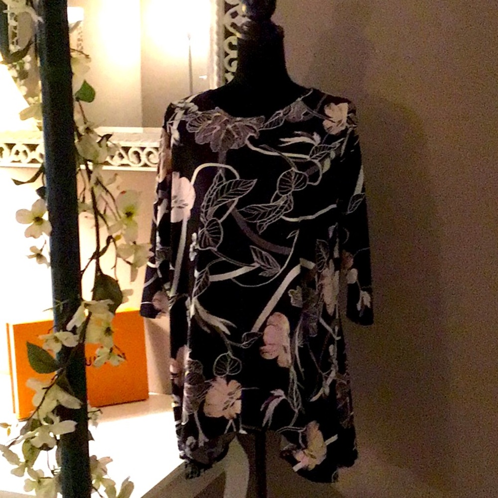 Alfani swing top.